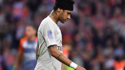 El delantero brasileño Neymar no pudo evitar la caída del PSG. FOTO AFP.