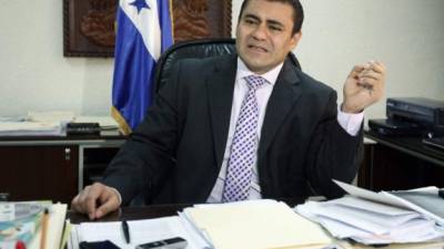 Abraham Alavarenga, procurador.