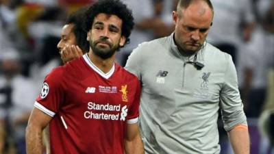 Mohamed Salah dejó la final de la Champions League lesionado y entre lágrimas. Foto AFP