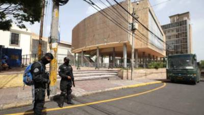 Desde el miércoles por la noche está así el Congreso Nacional, el cierre incluyó las calles adyacentes al hemiciclo.