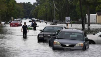 Los residentes de Crosby no recibieron órdenes de evacuar pese a las severas inundaciones que han afectado la comunidad al sur de Houston.