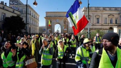 Chalecos amarillos durante una protesta en Montpellier (Francia). EFE/Archivo