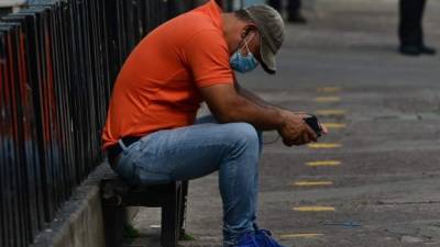 Antes de la crisis, la población ya convivía entre la vulnerabilidad social, económica y ambiental, pero ahora se agudizó. (Photo by Orlando SIERRA / AFP)