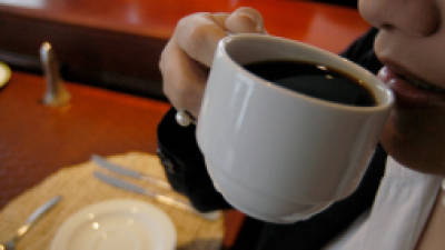 foto degustacion de cafe para la revista D&N