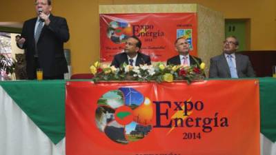 Autoridades de la Serna y empresarios lanzaron ayer la invitación para que los interesados participen en Expo Energía 2014.