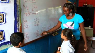 Detectan a maestros que cobran sin dar clases