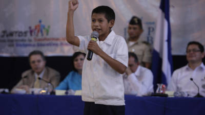 El pequeño Ever Misael Rodríguez Montoya llamó la atención en su intervención y discurso.
