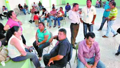 Los empleados de la Enee decidieron iniciar la lucha contra los despidos masivos.