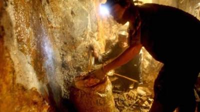 El Gobierno de Nicolás Maduro ha dicho que desarrollará esta minería de 'manera responsable, ambiental y socialmente' y, en este sentido, trabajará en la recuperación de suelos degradados y cuerpos de agua afectados 'tras años de minería capitalista con mercurio'. EFE/Archivo