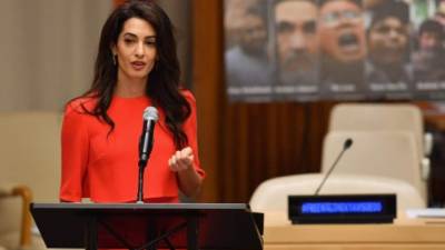 Amal Clooney, esposa del actor estadounidense George Clooney, defendió en la ONU a los periodistas encarcelados en Birmania./AFP.