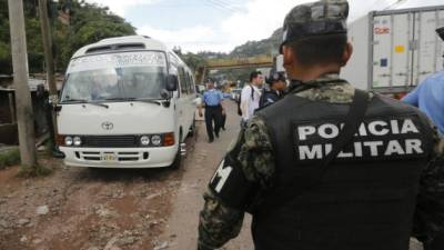 En la colonia Villa Nueva, el conductor y su ayudante fueron asesinados.