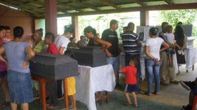 María Lourdes Rodezno y sus cuatro hijos fueron asesinados el lunes en Mezapa, Atlántida.