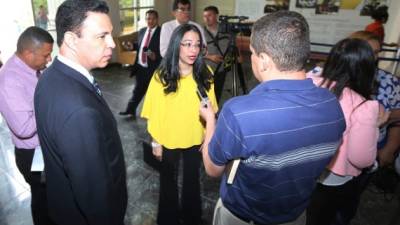 Dagoberto Aspra y Gabriela Castellanos presentaron la nueva investigación al Ministerio Público en Tegucigalpa. (Foto archivo)