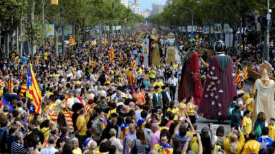 Los pobladores de Cataluña salieron ayer a las calles.