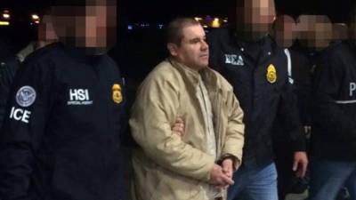 El Chapo Guzmán es escoltado en Ciudad Juárez en enero de 2017. EFE