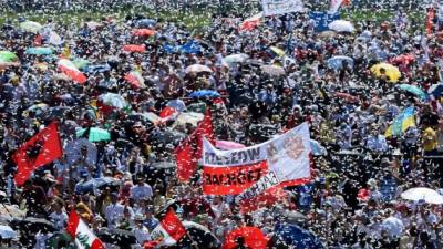 Una gran multitud de jóvenes celebró el final de Jornada Mundial de la Juventud católina, llevada a cabo en Polonia.
