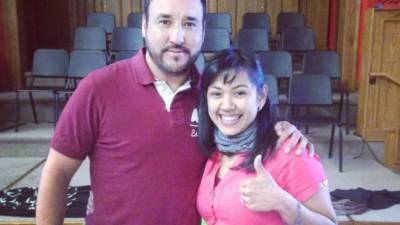 UNIDOS. Ángela y Arturo en la iglesia de Denver. Foto: N. Kligerman.