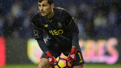 El portero español Iker Casillas cuenta con 37 años de edad. FOTO AFP.