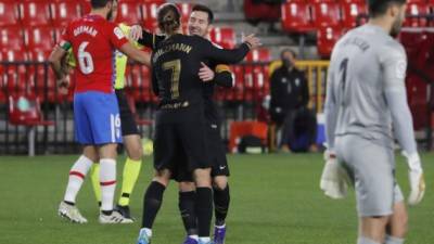 Messi y Griezmann se dieron un gran abrazo tras uno de los goles.