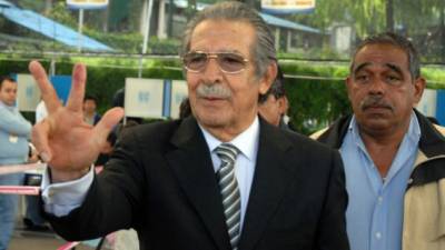 Efraín Ríos Montt fue condenado en mayo de 2013 por un tribunal de Guatemala a 50 años por delitos de genocidio y 30 años por delito de lesa humanidad perpetrados contra la población Ixil.