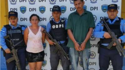 Los detenidos Ismenia Yolibeth Paz Sabillón (33) y Alexander Anael Cardona Sorto.