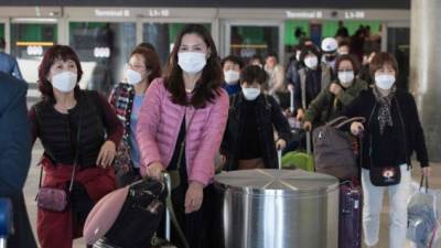 HONG KONG - Un diluvio de falsas informaciones sobre la epidemia de neumonía viral que afecta a China se propaga en las redes sociales y alimenta el pánico de la población, como el video de una persona comiendo un murciélago o los falsos balances de víctimas mortales. Texto y fotos: AFP