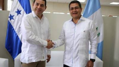 Los presidentes de Guatemala, Jimmy Morales, y de Honduras, Juan Orlando Hernández.