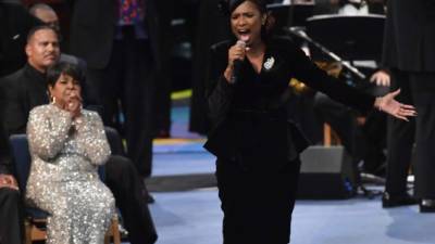 La cantante y actriz Jennifer Hudson fue una entre las muchas estrellas que interpretaron durante el funeral de Aretha Franklin, fallecida el pasado 16 de agosto a sus 76 años por un cáncer de páncreas.