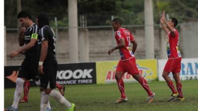 Elkin González celebra el gol que tiene ganando al Real Sociedad frente al Honduras Progreso.