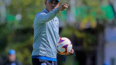 Héctor 'Pity' Altamirano tiene al Querétaro en los primeros lugares y es el director técnico del hondureño Joshua Canales.
