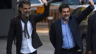 Los dirigentes del independentismo catalán, Jordi Sánchez y Jordi Cuixart, fueron enviados a prisión en lo que la Generalitat considera una “venganza” de Madrid.