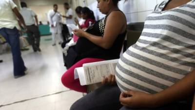 Las embarazadas deben asistir a los hospitales a su chequeo médico para evitar complicaciones.