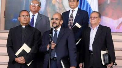 Los representantes de las iglesias comparecieron hoy en Casa Presidencial.