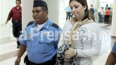 Laura Knight Rodríguez a su llegada esta mañana a los juzgados de San Pedro Sula.