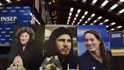 Los franceses realizaron un homenaje a las tres estrellas deportivas fallecidas en el accidente en Argentina.