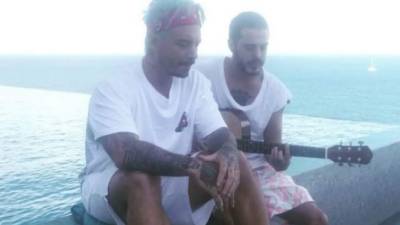 J Balvin ha compartido en los últimos días con el artista y por eso se han desatado los rumores.