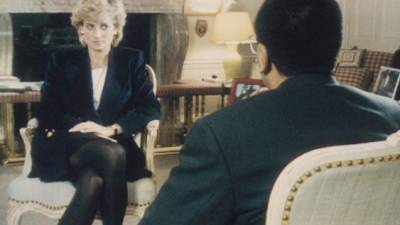 El periodista que entrevistó con 'engaños' a Diana dimitió a su cargo en la BBC./