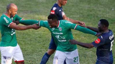 Marathón venció 1-0 al Motagua y se afianza en el primer lugar de la tabla de posiciones. Al partido llegaron lindas chicas, además hubo mucha polémica al extremo de emoujones. Mira las imágenes más curiosas del encuentro.