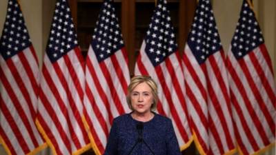 La candidata demócrata Hillary Clinton abandonó un evento el domingo en Nueva York. Desde el viernes su equipo médico le había detectado neumonía. Foto: AFP/Justin Sullivan