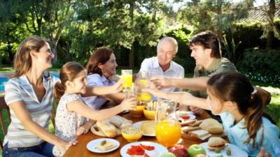 Dentro de la familia se adquieren los valores morales que convierten a las personas en mejores seres humanos.