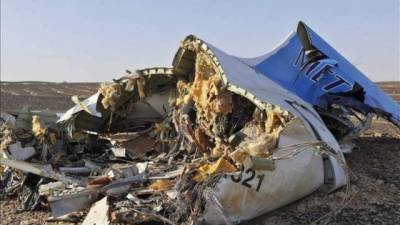 Las autoridades egipcias y rusas descartaron la posibilidad de que el Airbus A321 de la compañía rusa MetroJet siniestrado hoy en la península egipcia del Sinaí con 224 personas a bordo haya sido derribado desde tierra.