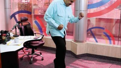 Las destrezas de Nicolás Maduro como bailarín de salsa demuestran que es venezolano, según sus partidarios.