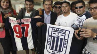 Pinto fue recibido por la hinchada del Alianza Lima. Foto Tomada Líbero.