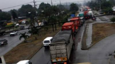 El congestionamiento empeoró debido a las lluvias esta mañana.