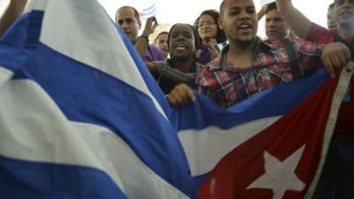 Los oficialistas cubanos participaron durante un foro previo a la Cumbre de las Américas donde se enfrentaron a los anticastristas.