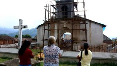 El templo católico en el municipio de Gualcinse, en el sur de Lempira, se incendióen mayo. La reconstrucción comenzará porque los fondos ya están.