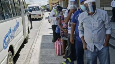 Desde hace unas semanas se reactivó el transporte en la Central de Buses de San Pedro Sula.