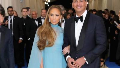 Jennifer López y Alex Rodríguez en la gala MET. AFP