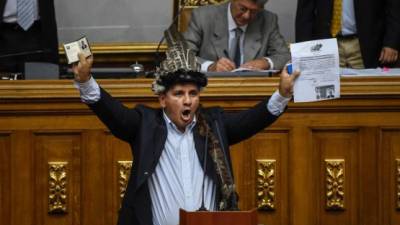 Julio Ygarza, uno de los tres diputados incorporados. Foto: AFP/Juan Barreto