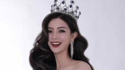 Qi Jia, Miss China 2023, tuvo problemas con el trámite de su Visa.